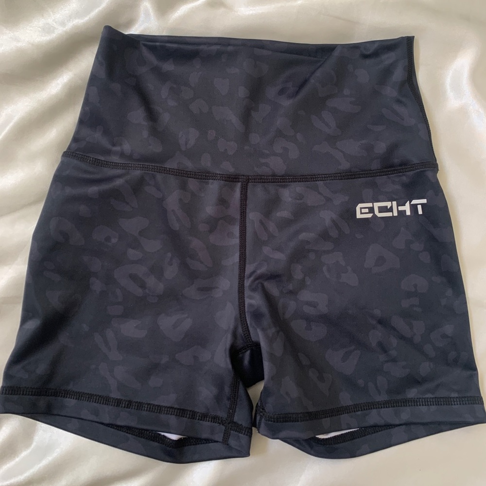 Cheetah ECHT workout shorts